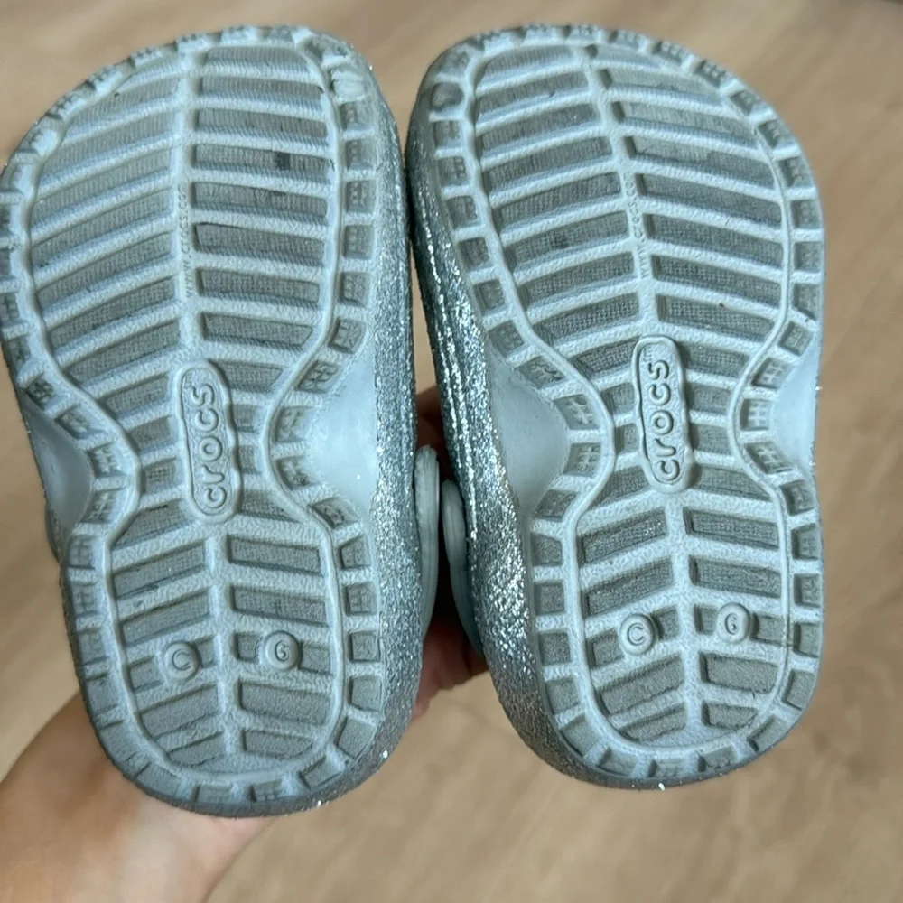 CROCS strap has heel